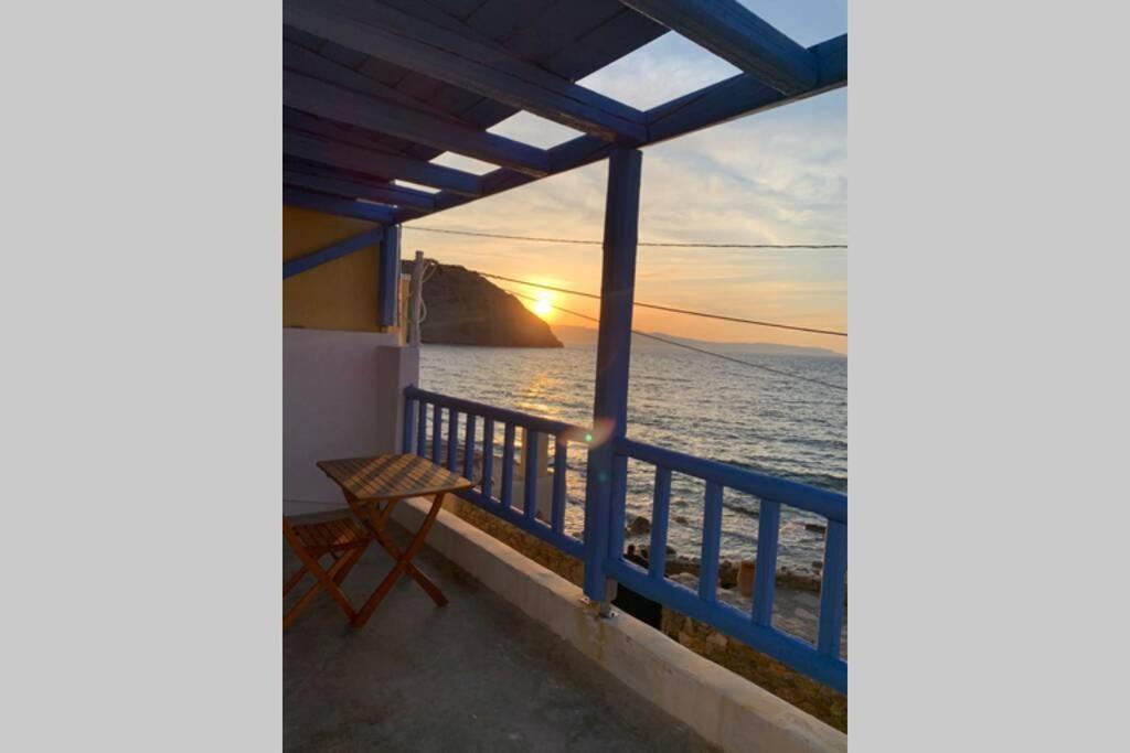 Romantic House 6 Steps From The Sea Мохлос Экстерьер фото